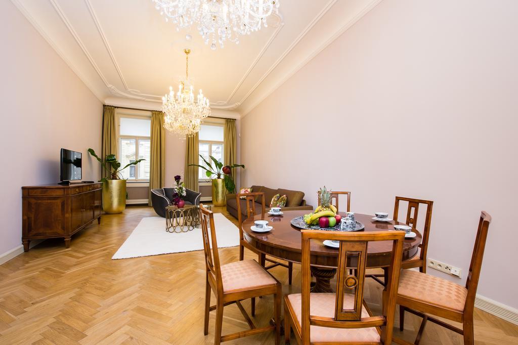 Grand Central Residence By Tkc Prága Kültér fotó