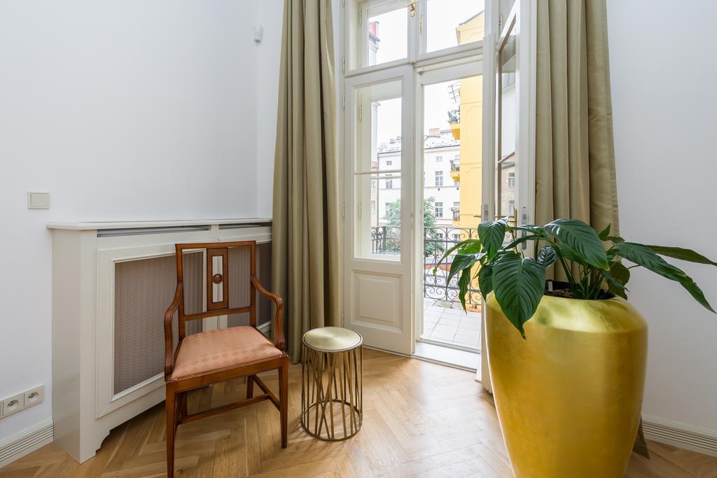 Grand Central Residence By Tkc Prága Kültér fotó