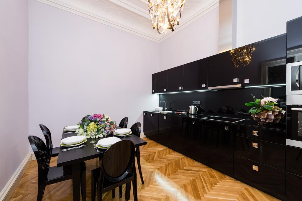 Grand Central Residence By Tkc Prága Kültér fotó