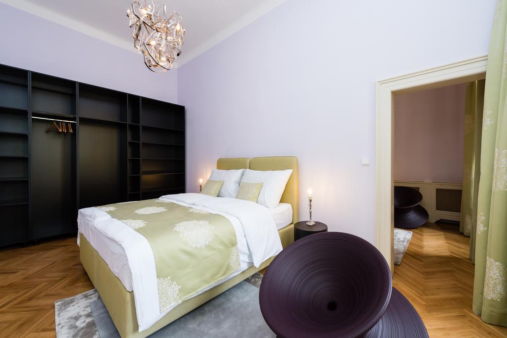 Grand Central Residence By Tkc Prága Kültér fotó