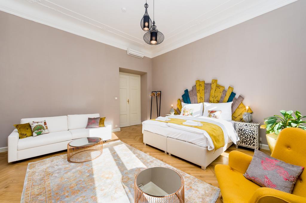 Grand Central Residence By Tkc Prága Kültér fotó