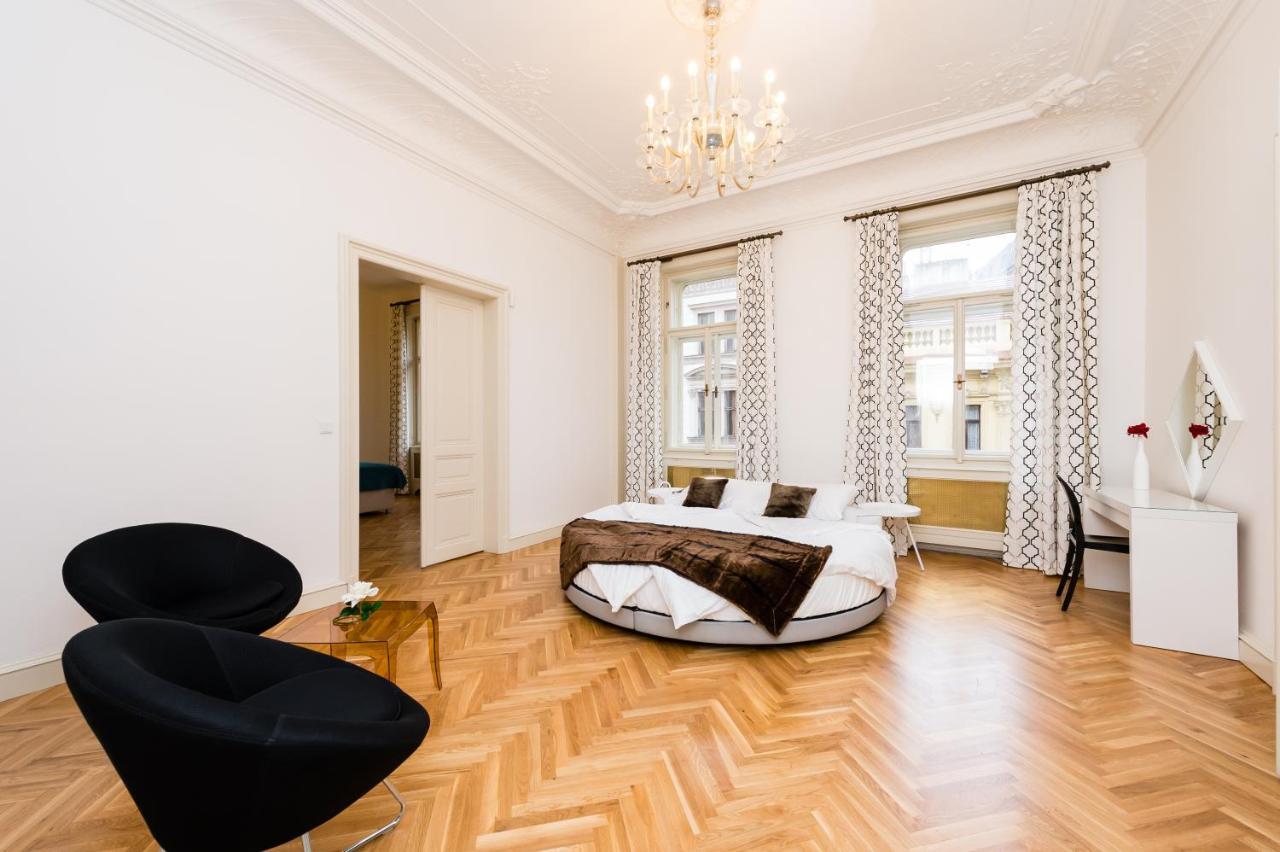 Grand Central Residence By Tkc Prága Kültér fotó