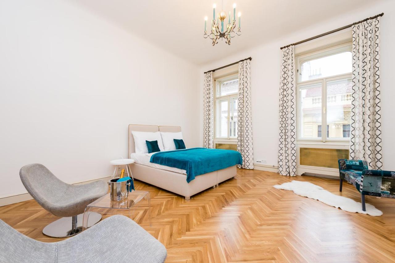 Grand Central Residence By Tkc Prága Kültér fotó