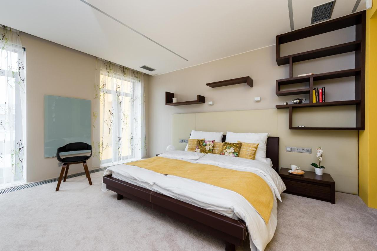 Grand Central Residence By Tkc Prága Kültér fotó